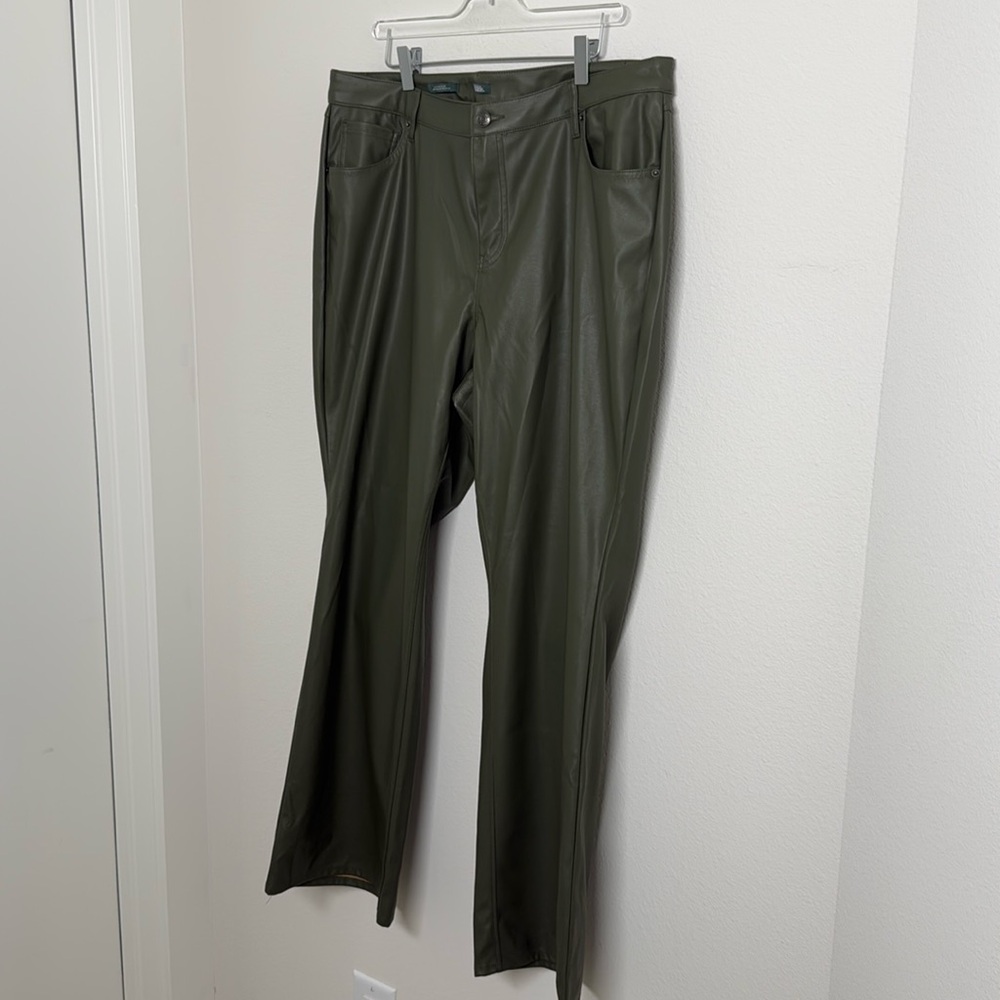 WILD FABLE Low Rise Flare Faux Leather Pants in Olive Sz 17